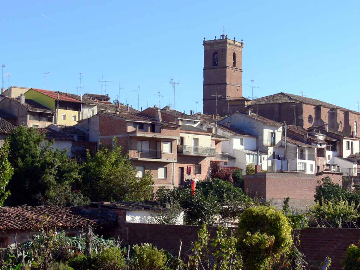 Vista de Arenzana de Abajo con la iglesia de Nuestra Señora de la Asunción
